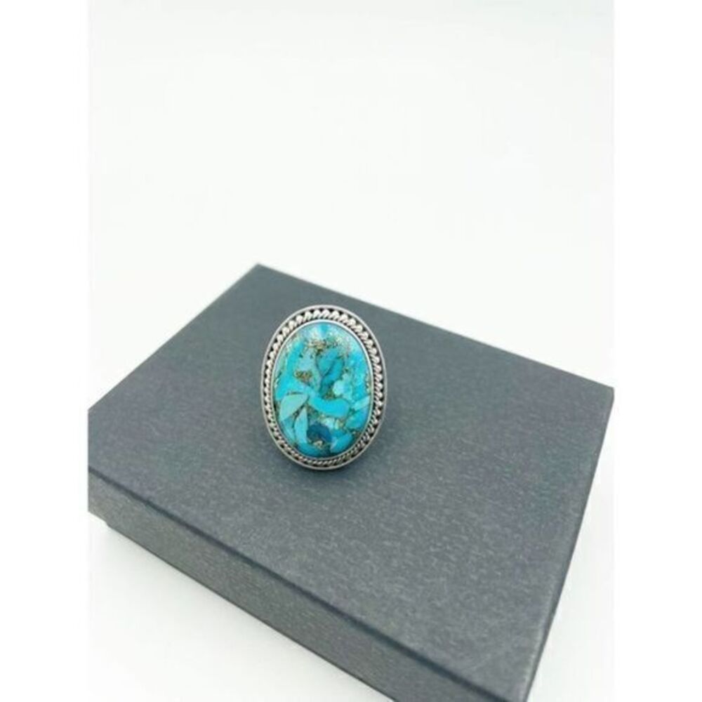 Ladies Silver round turquoise ring size 6